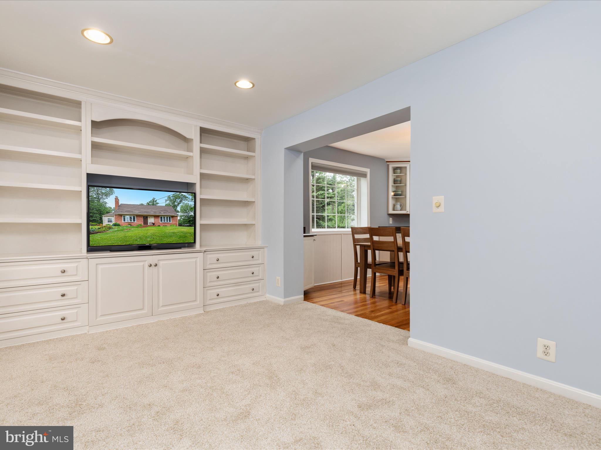 WEST SPRINGFIELD VILLAGE - Residential