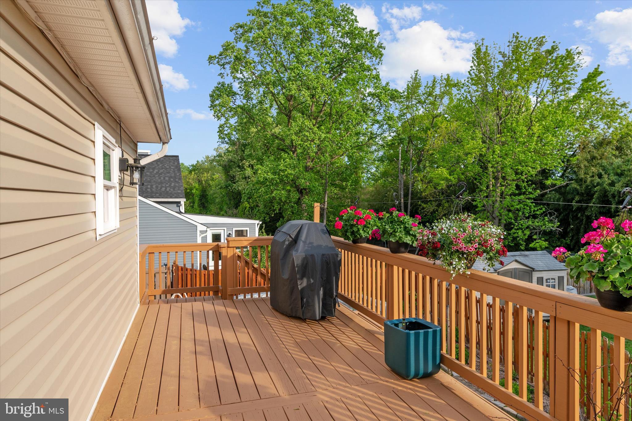 COLLEGE MANOR - Residential