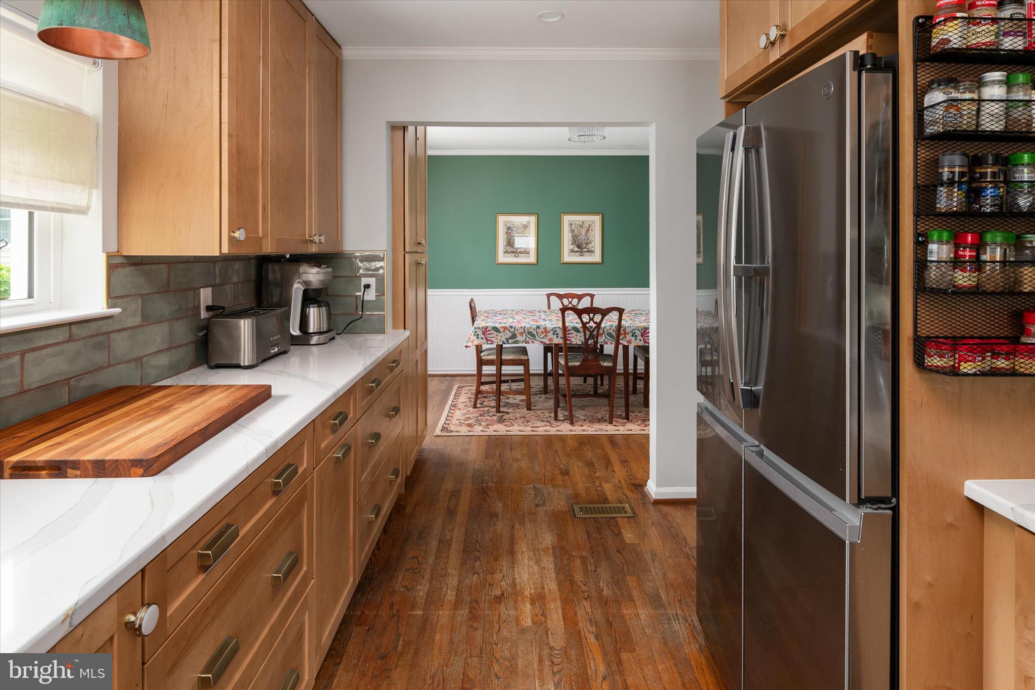 COLLEGE MANOR - Residential