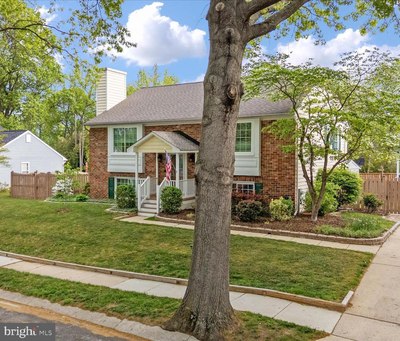 COLLEGE MANOR - Residential