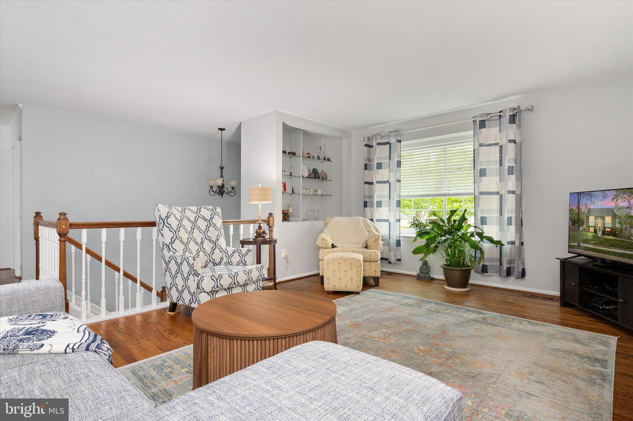 COLLEGE MANOR - Residential