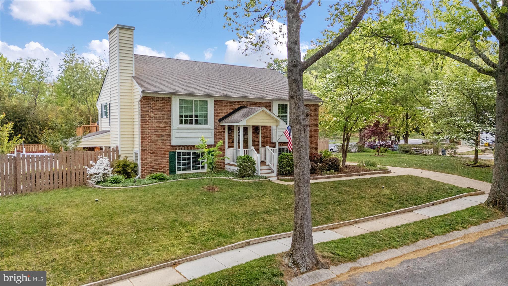 COLLEGE MANOR - Residential