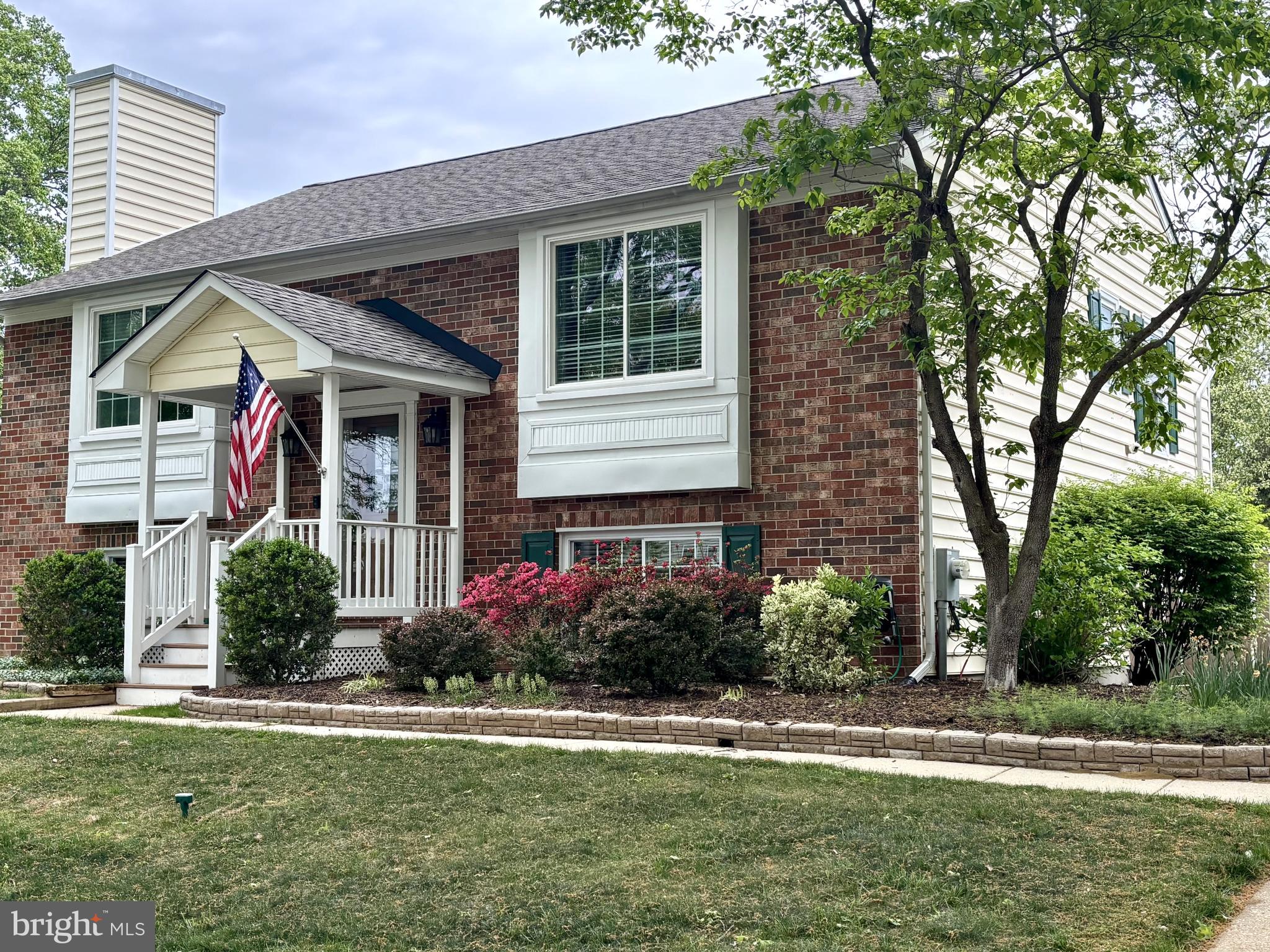 COLLEGE MANOR - Residential