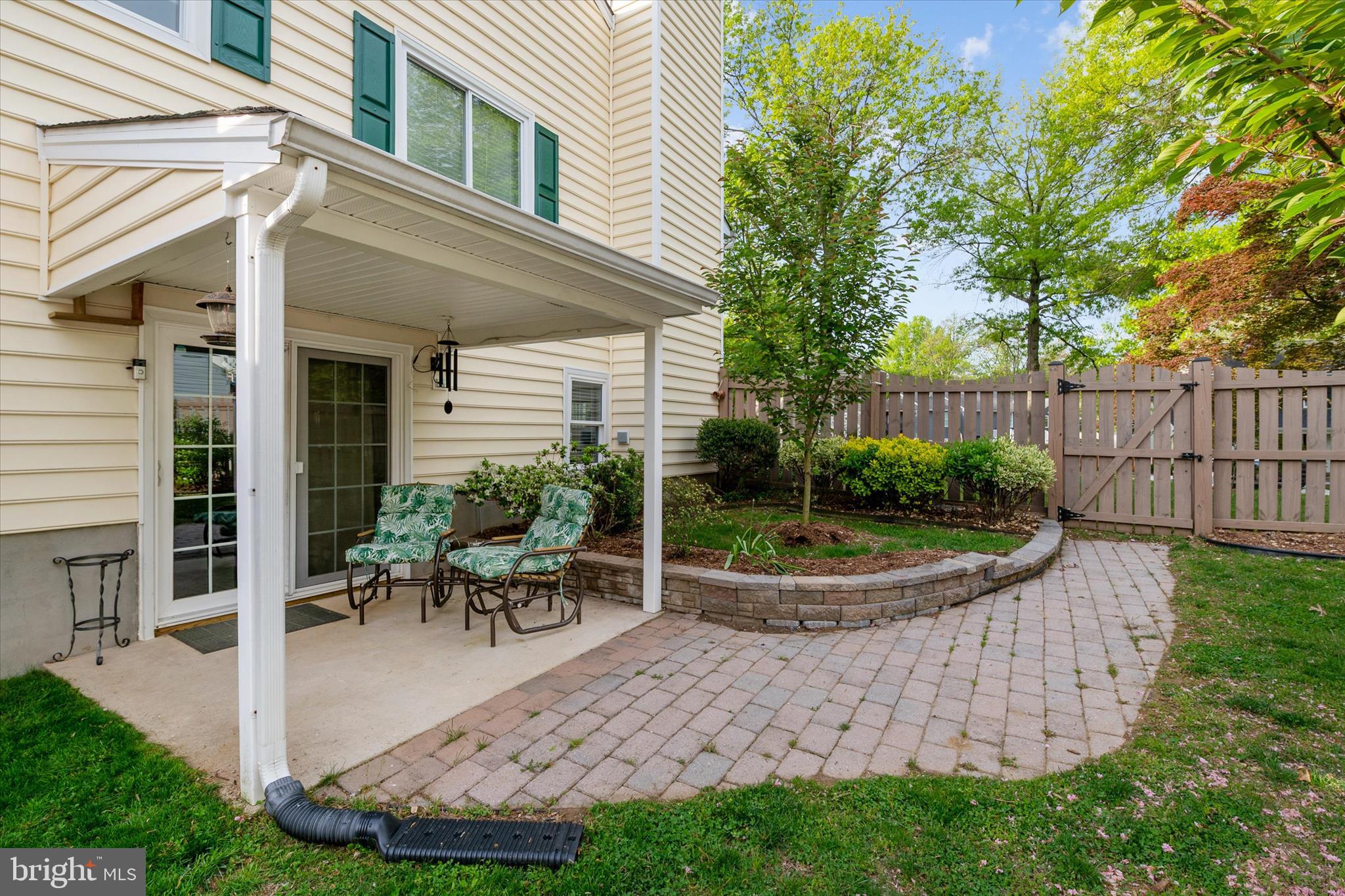 COLLEGE MANOR - Residential