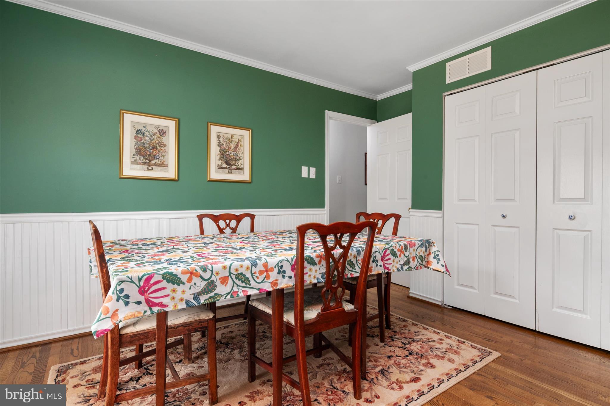 COLLEGE MANOR - Residential