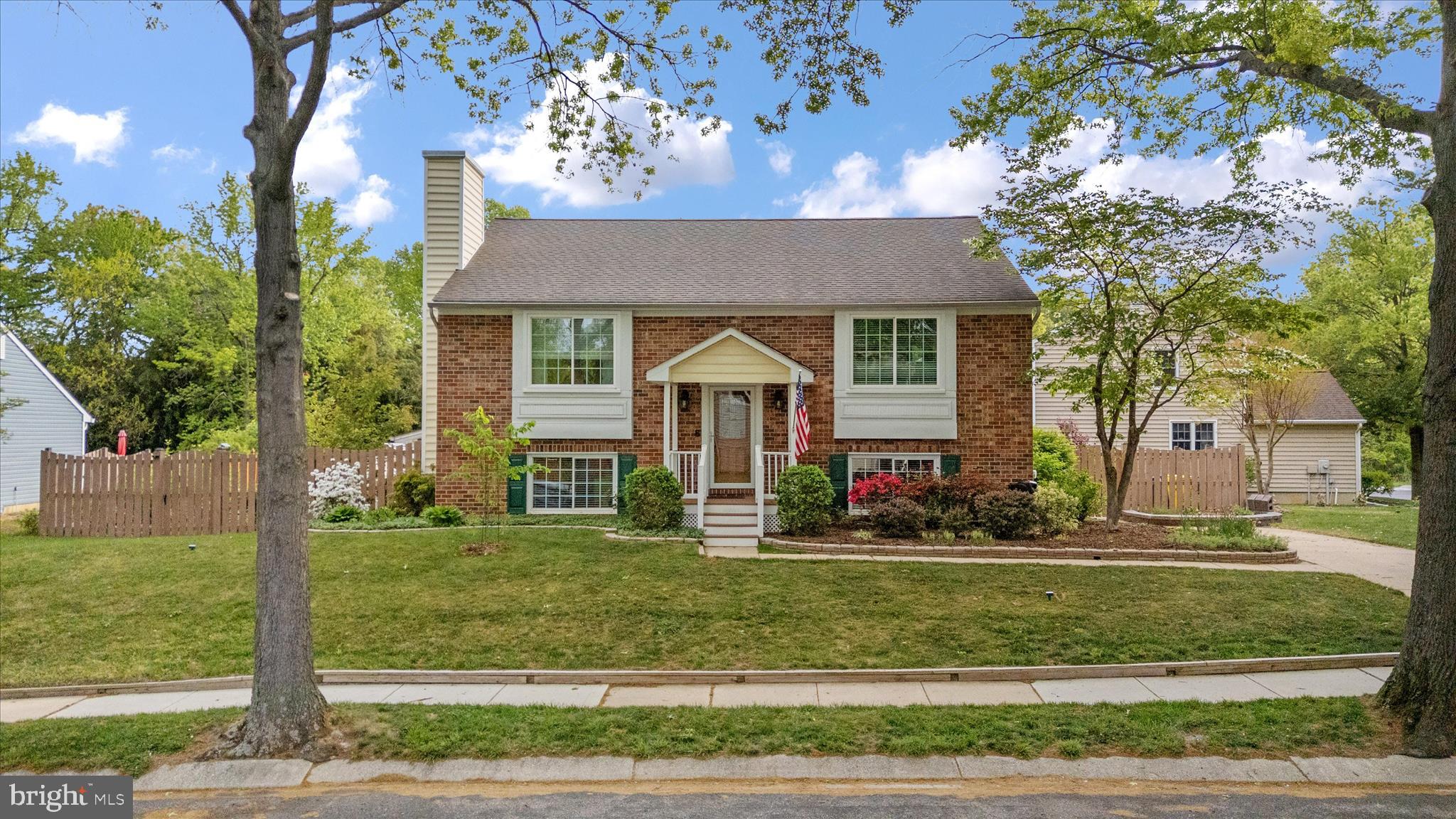 COLLEGE MANOR - Residential