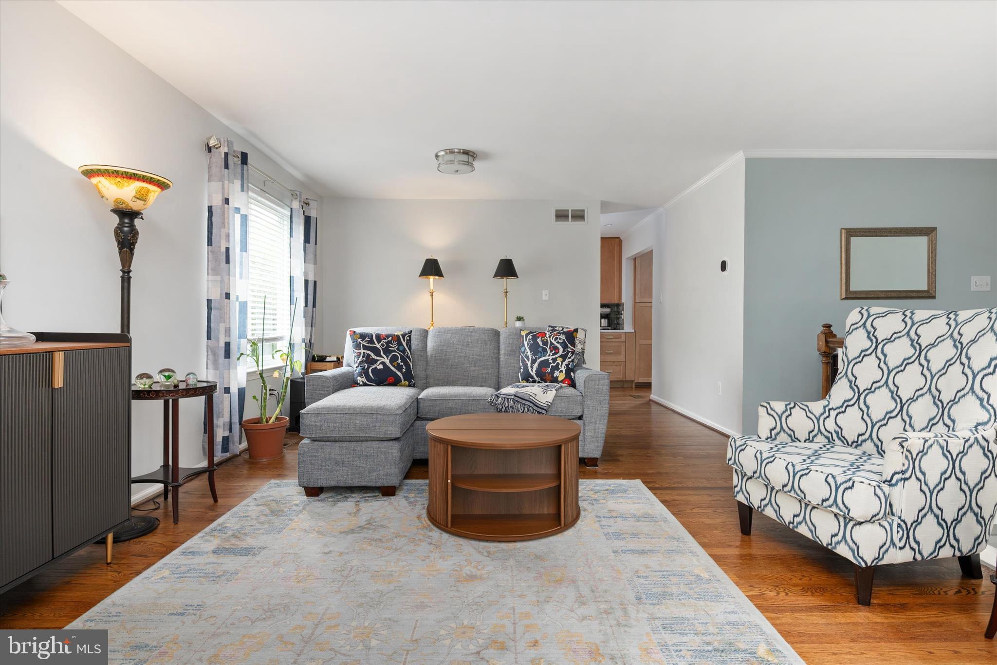 COLLEGE MANOR - Residential