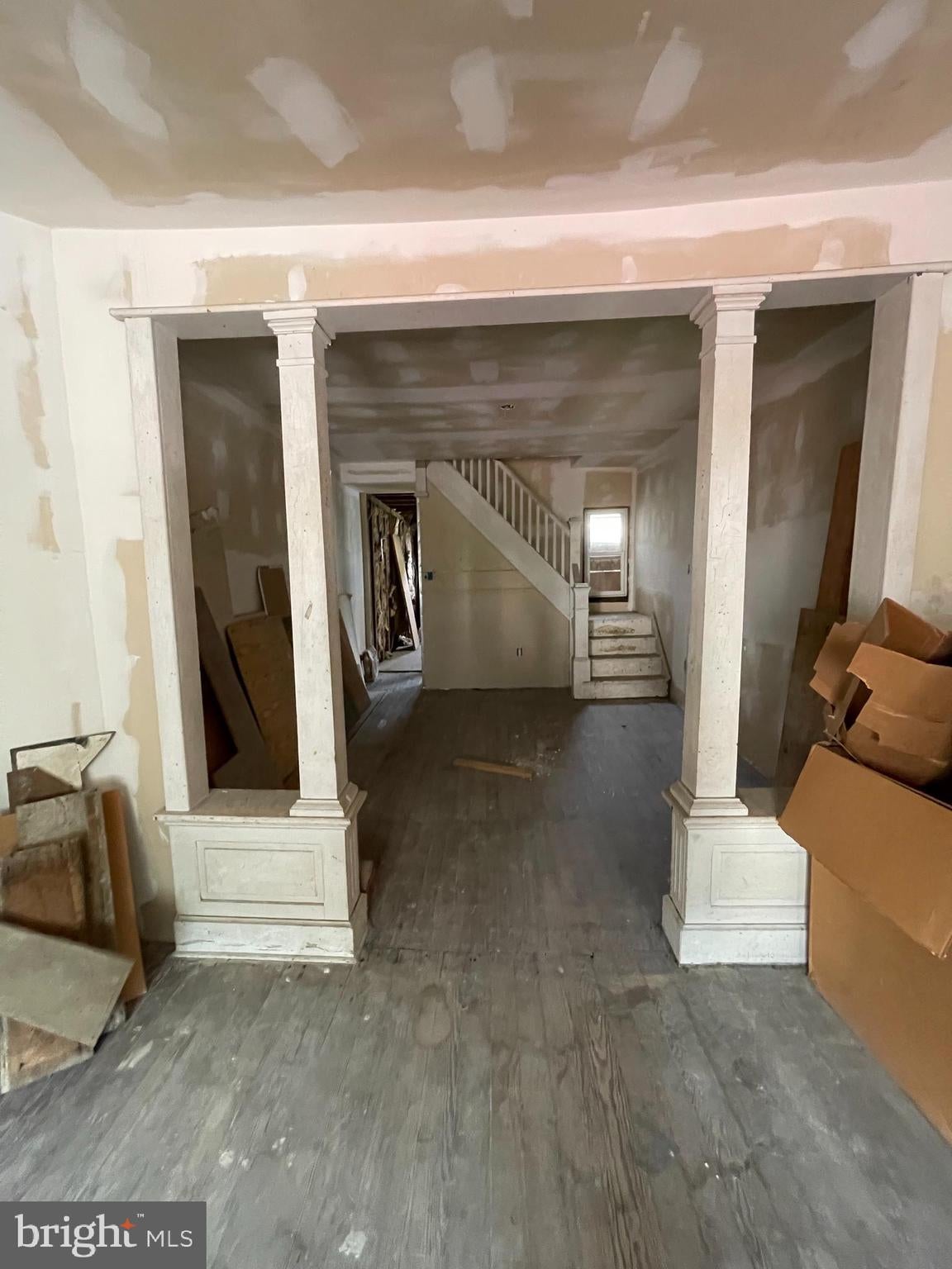 322 W MAIN STREET