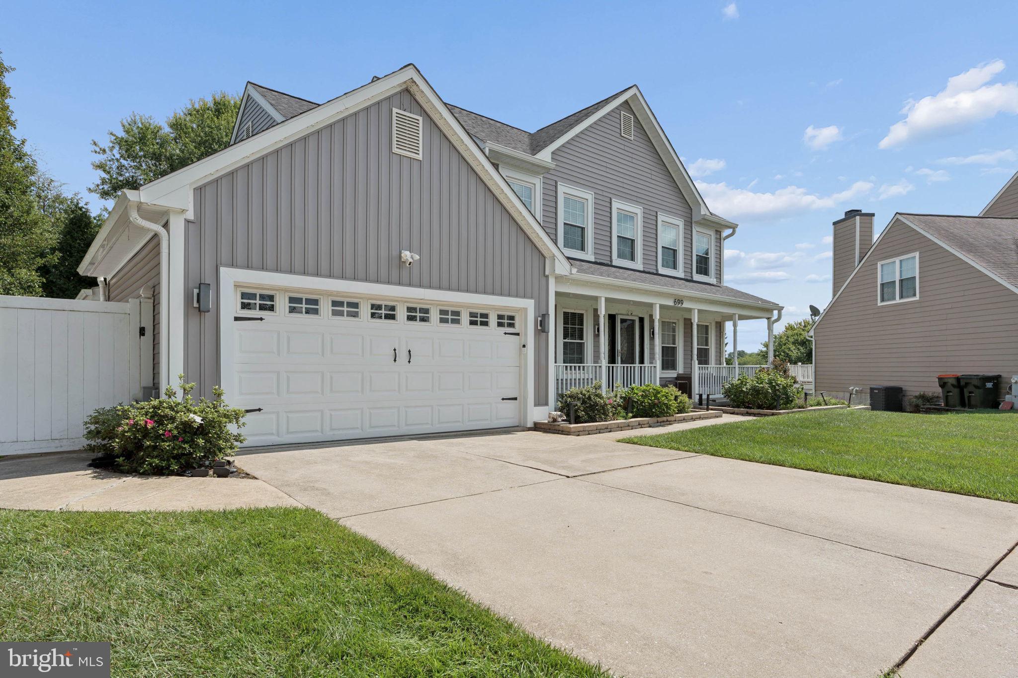 699 GARDEN COURT