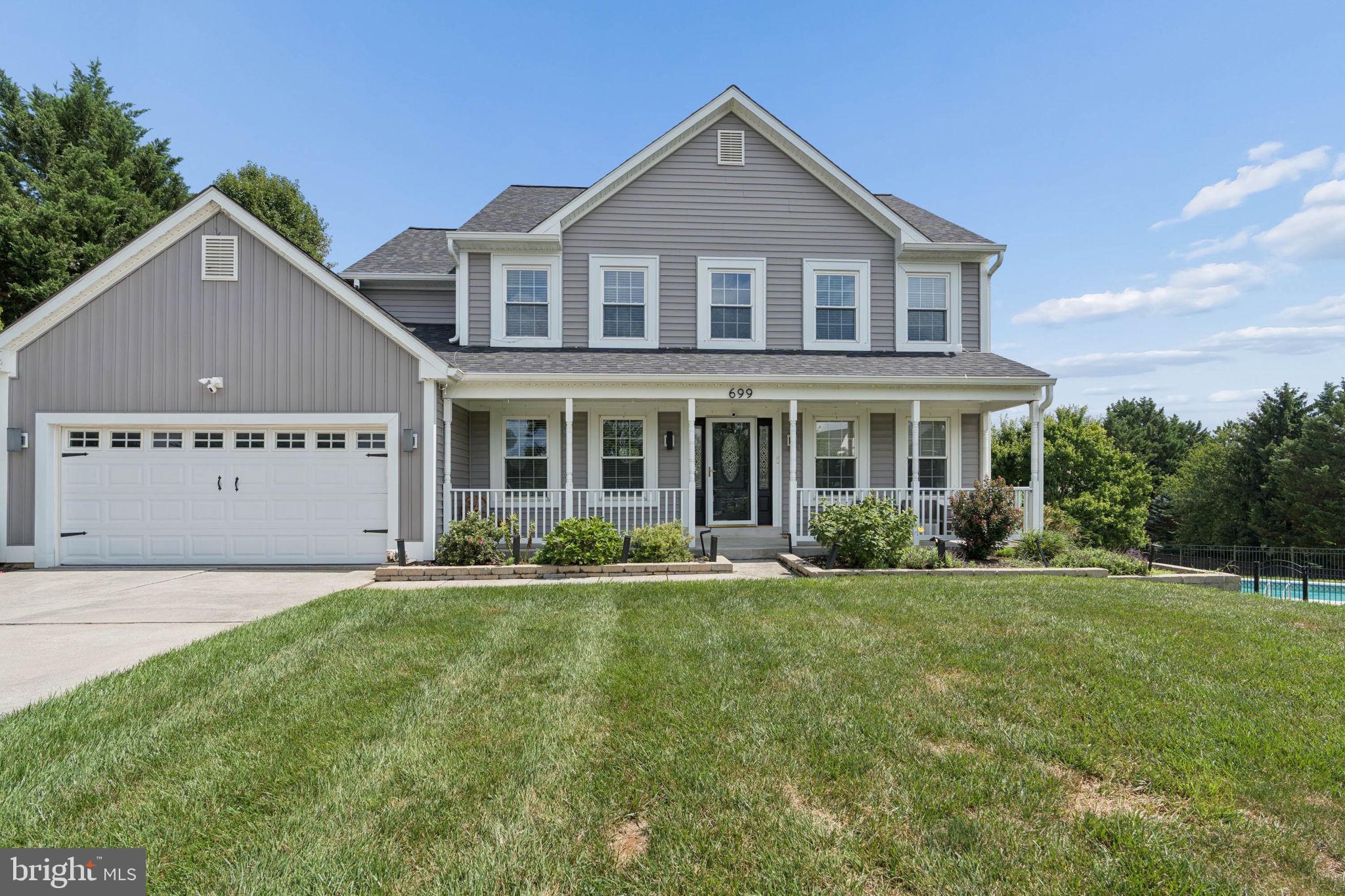 699 GARDEN COURT