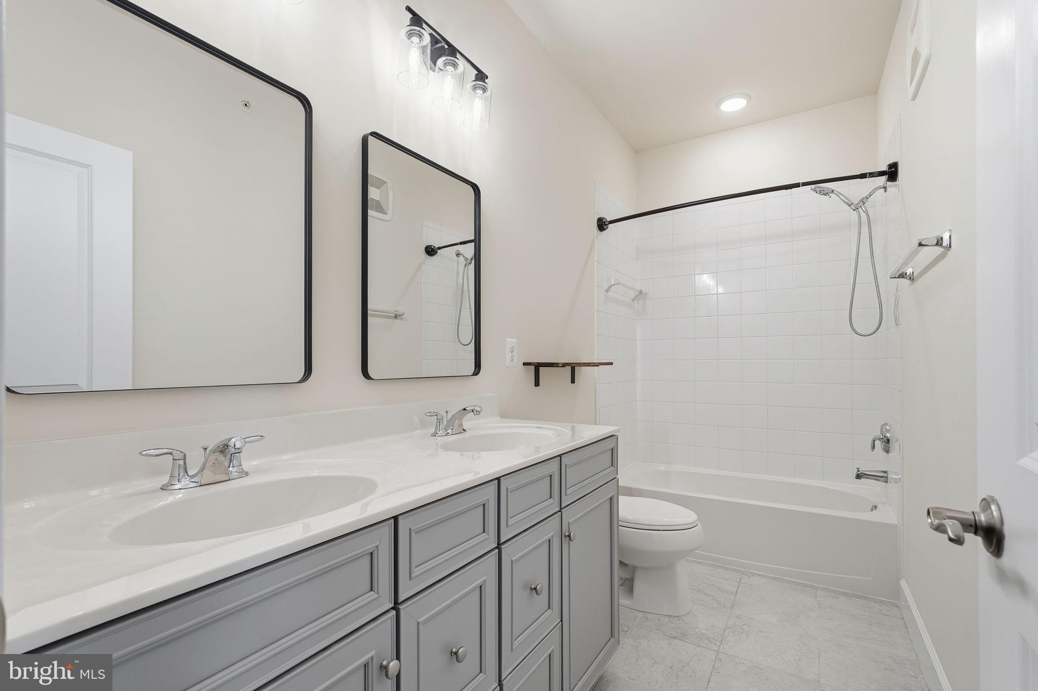 HEATHCOTE COMMONS CONDOMINIUMS - Residential