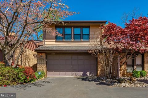 Photo of 5221 STRATHMORE AVE, KENSINGTON, MD 20895 (MLS # MDMC2088102)