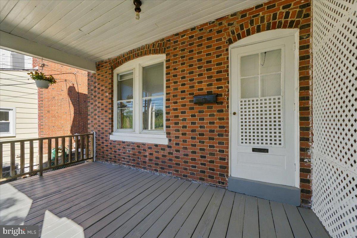 209 RHODES AVENUE