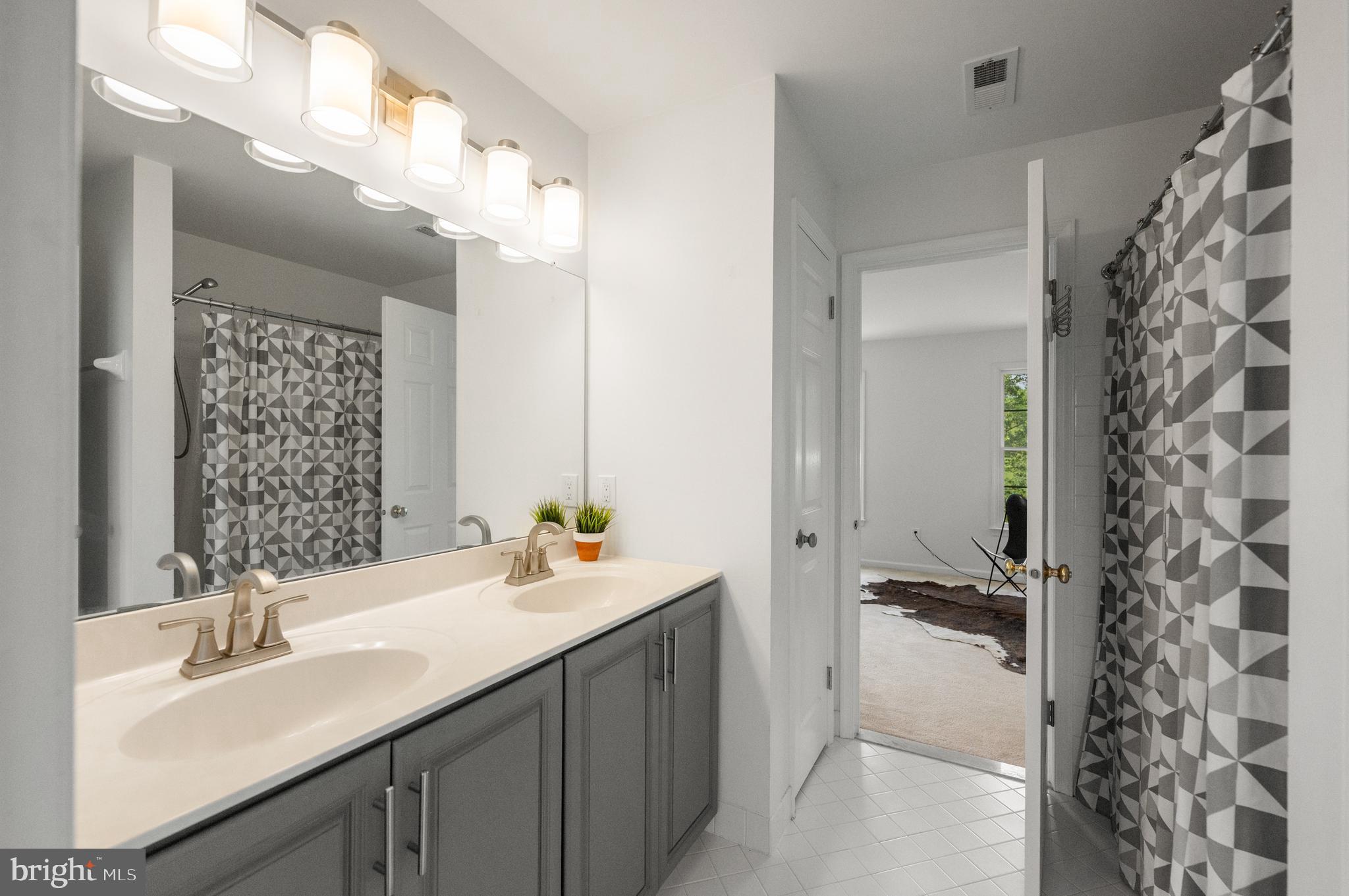 APRIL HILL - Residential