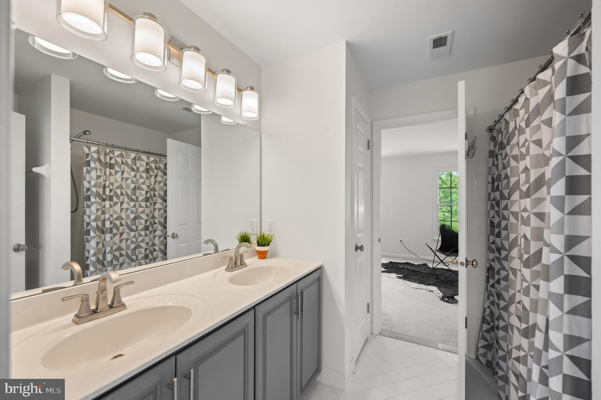 APRIL HILL - Residential