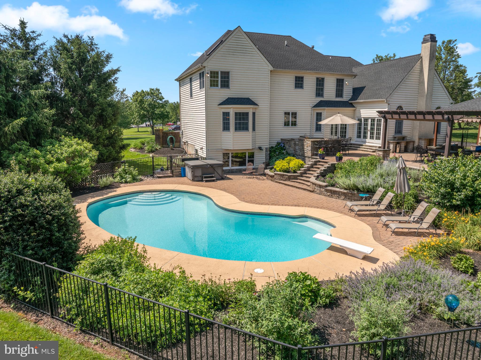 APRIL HILL - Residential