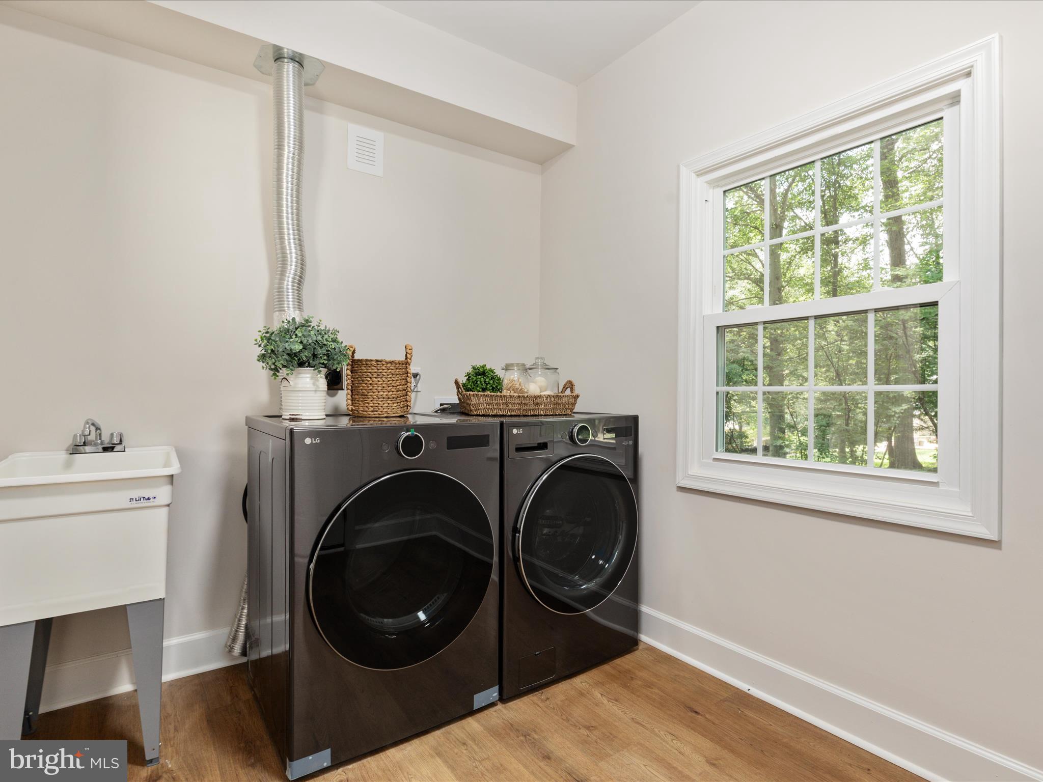 EDGELEA - Residential