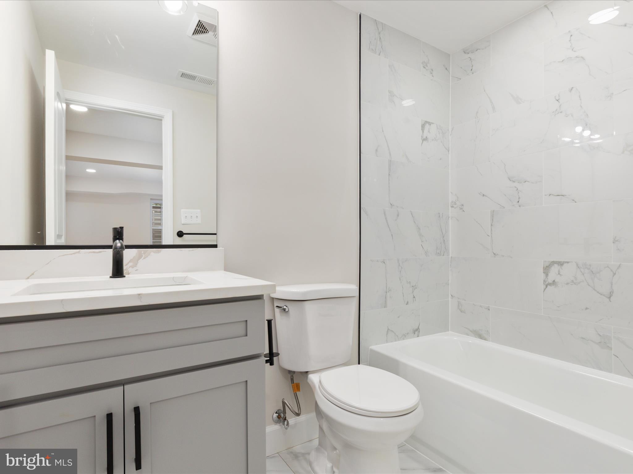 EDGELEA - Residential