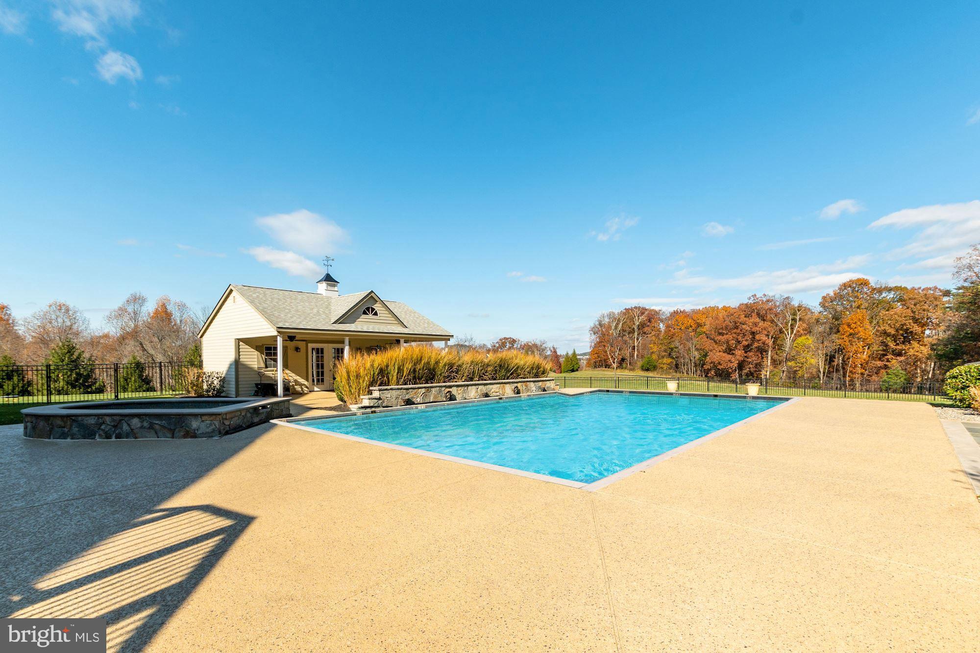 PARK MEADOWS - Residential