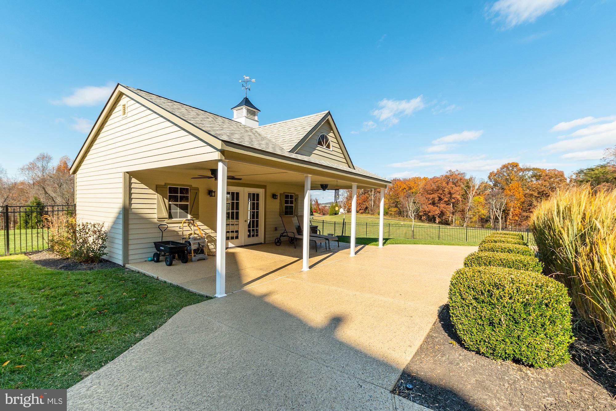 PARK MEADOWS - Residential