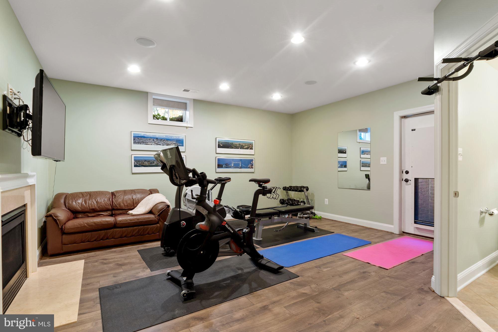 PARK MEADOWS - Residential