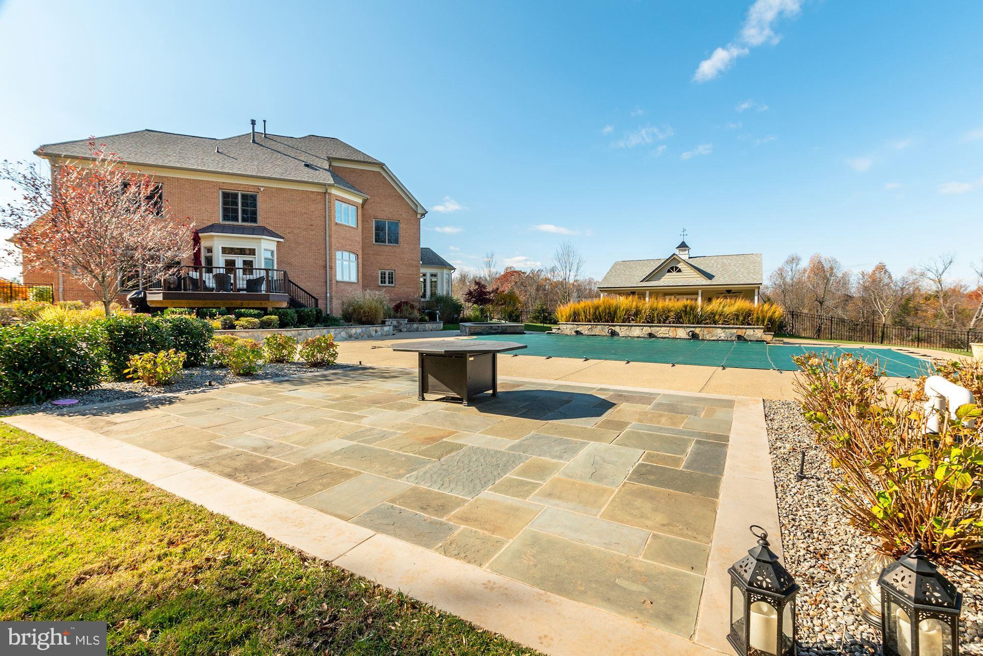 PARK MEADOWS - Residential