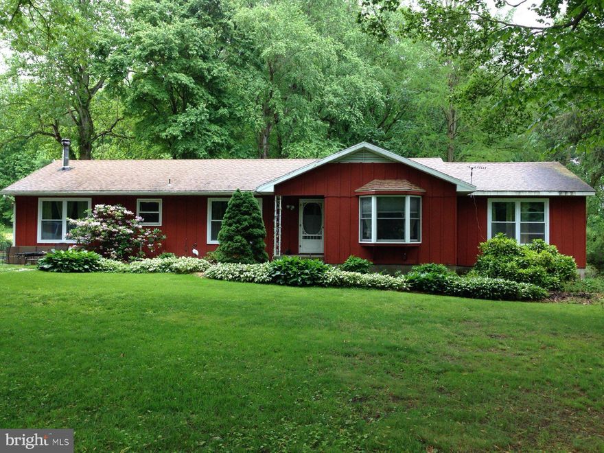 Charming Eastern Shore property set on a peaceful stretch of Seaman’s Road in Preston, MD. Enjoy the tranquility of country living with convenient access to nearby towns, outdoor recreation, and local amenities. A great opportunity for those seeking space, privacy, and small-town charm.