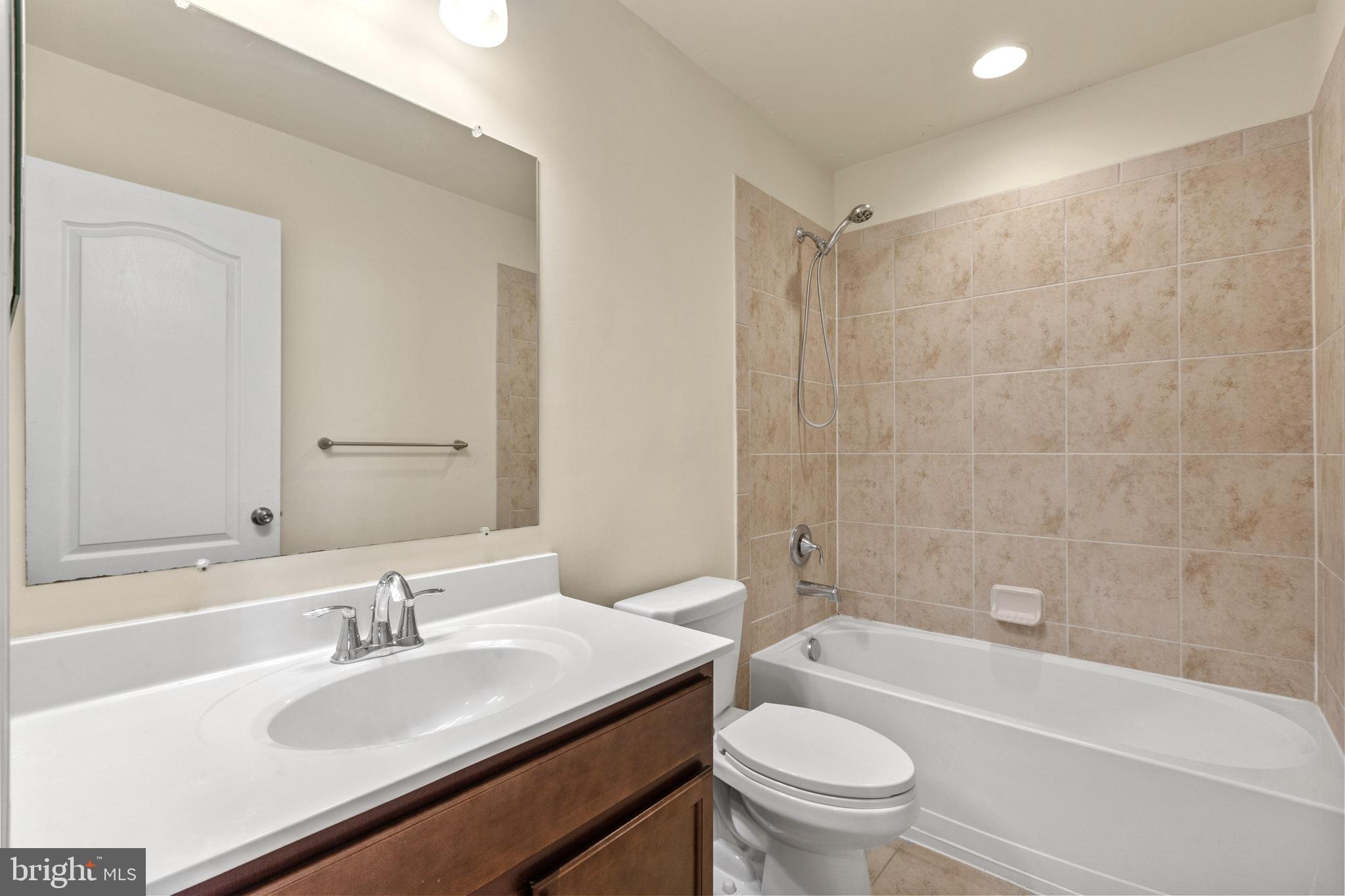 GLENEAGLES SOUTH - Residential Lease