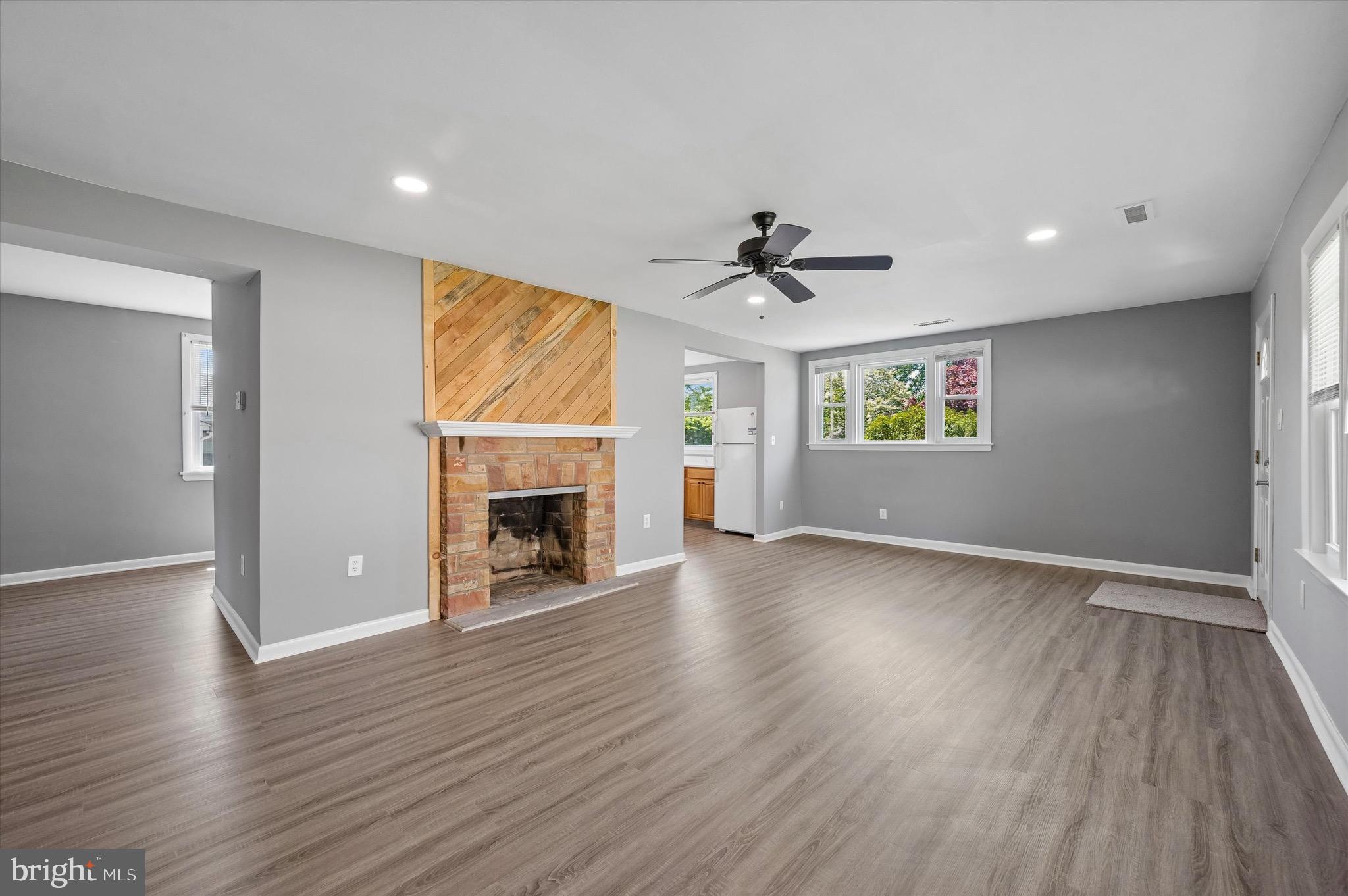 2211 DICKENS LANE