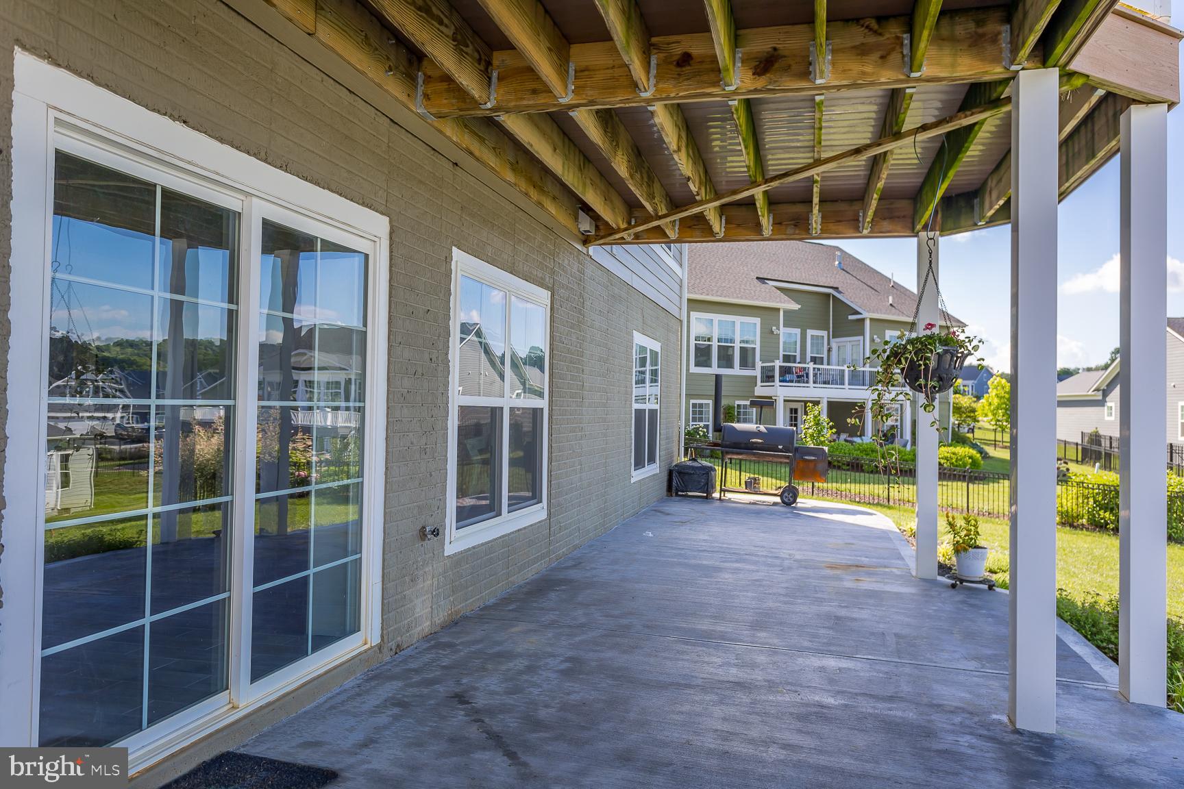 PRESTON LAKE - Residential