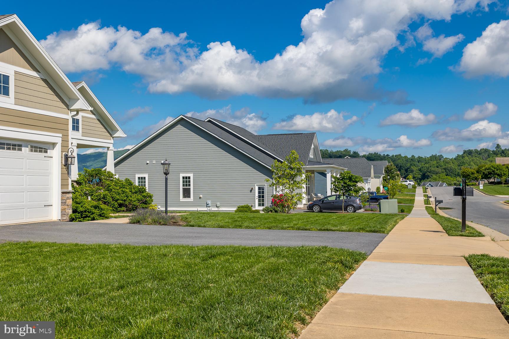 PRESTON LAKE - Residential