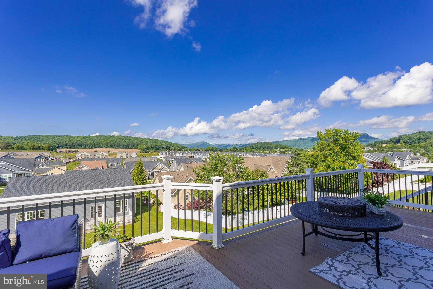 PRESTON LAKE - Residential