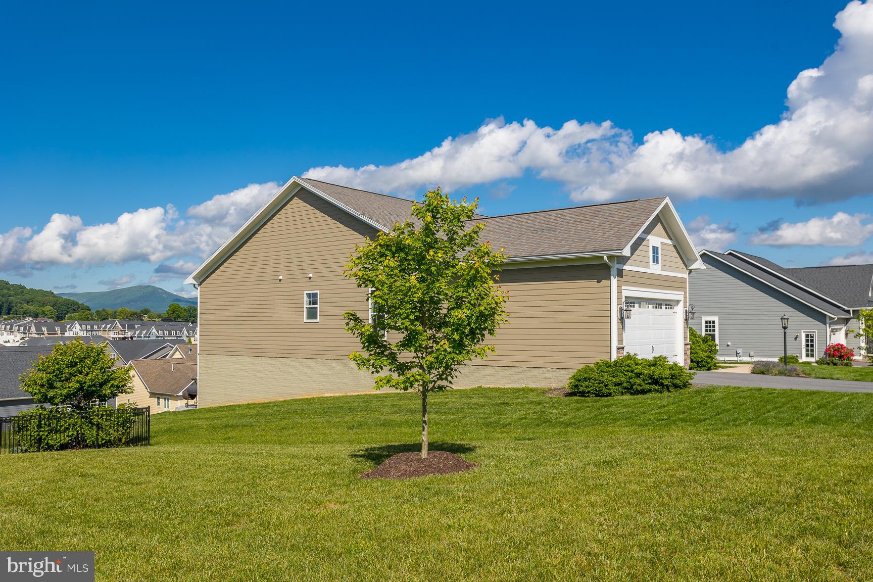 PRESTON LAKE - Residential