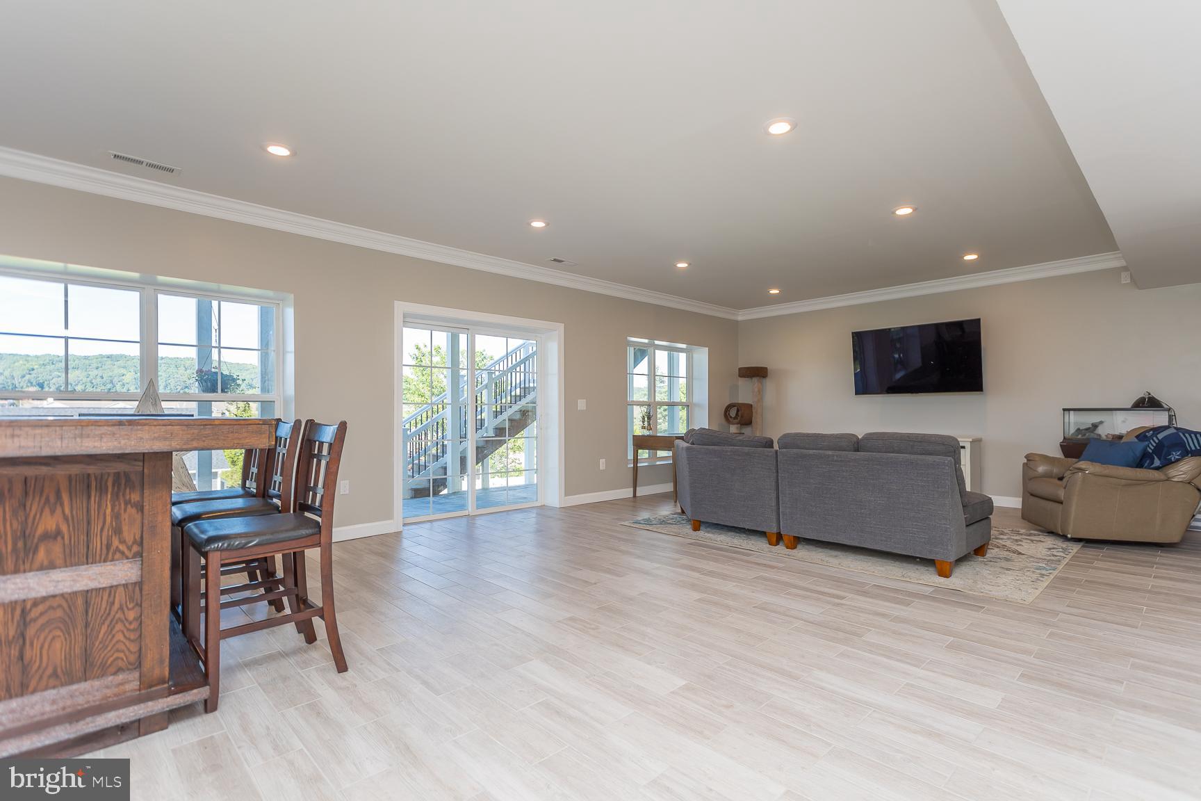 PRESTON LAKE - Residential