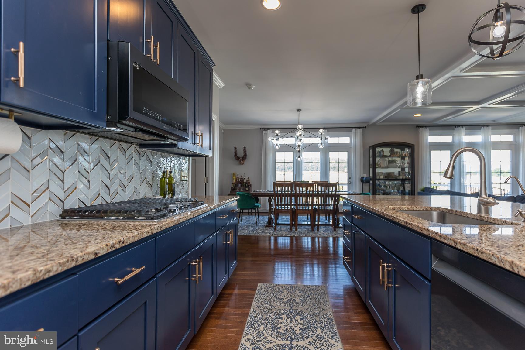 PRESTON LAKE - Residential