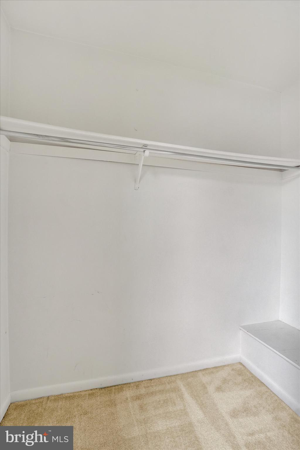 LEXINGTON WOODS - Residential