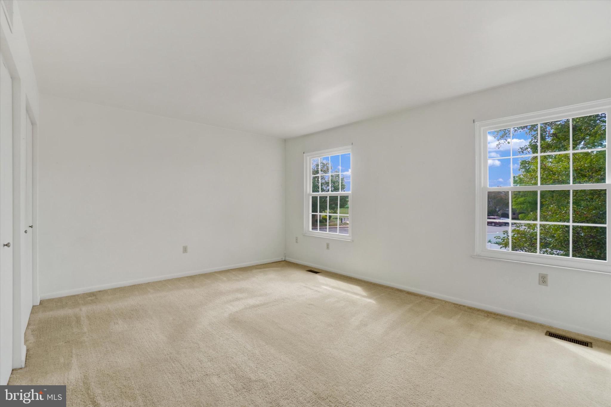 LEXINGTON WOODS - Residential