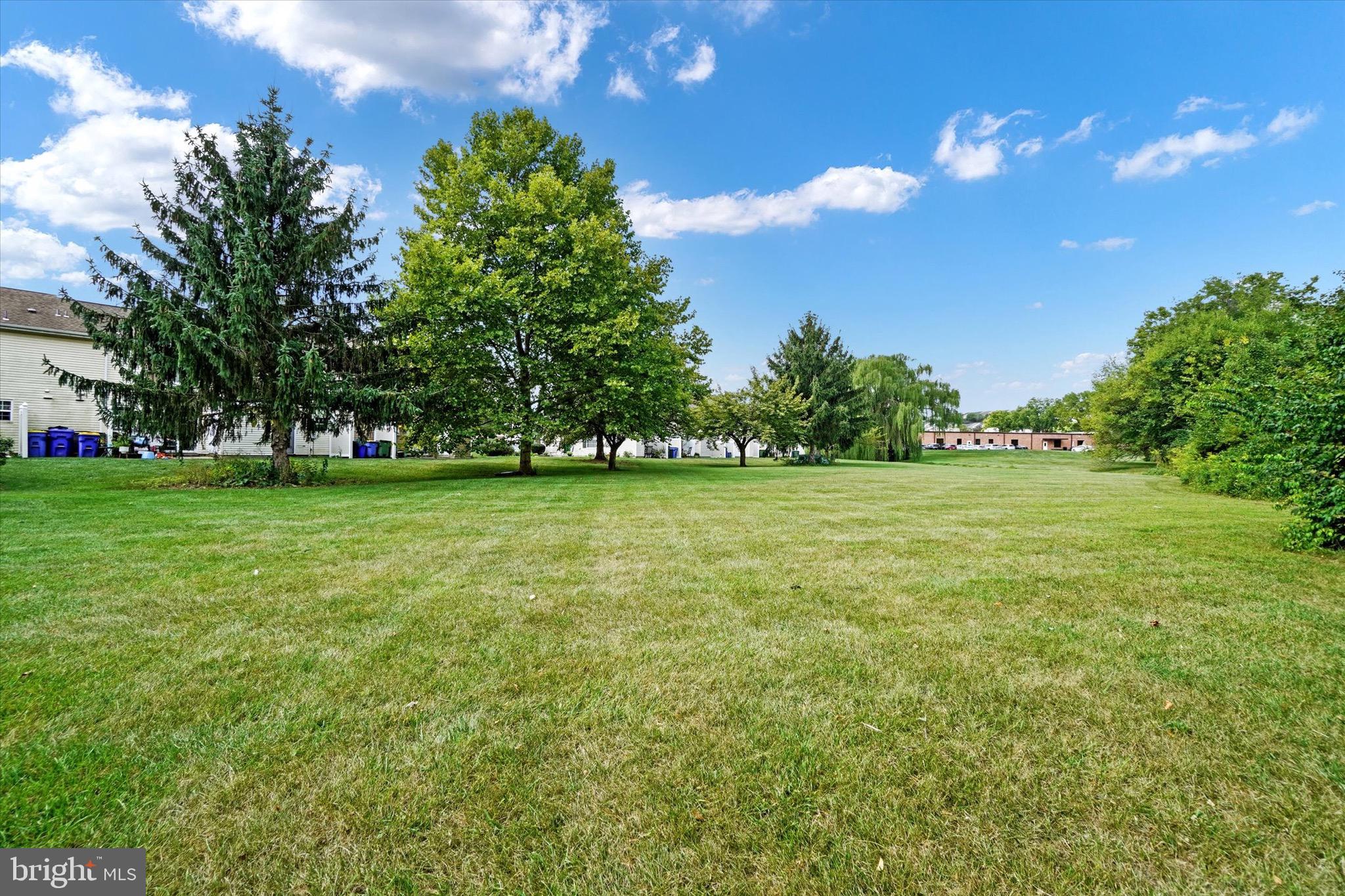 LEXINGTON WOODS - Residential