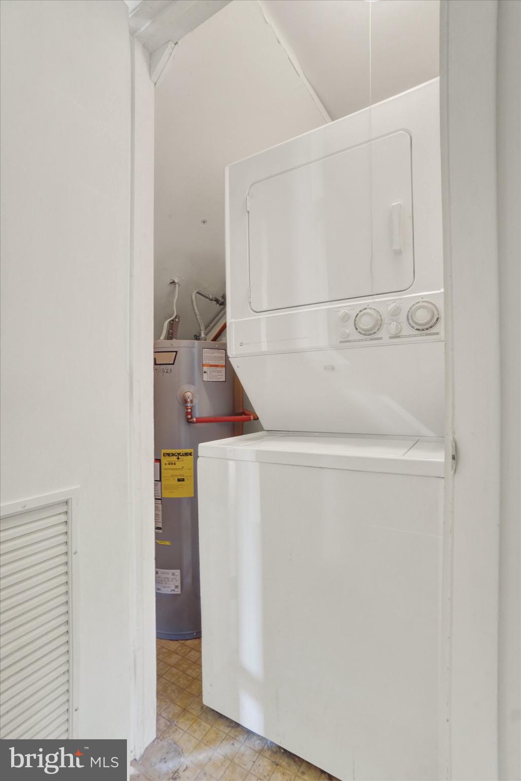 LEXINGTON WOODS - Residential