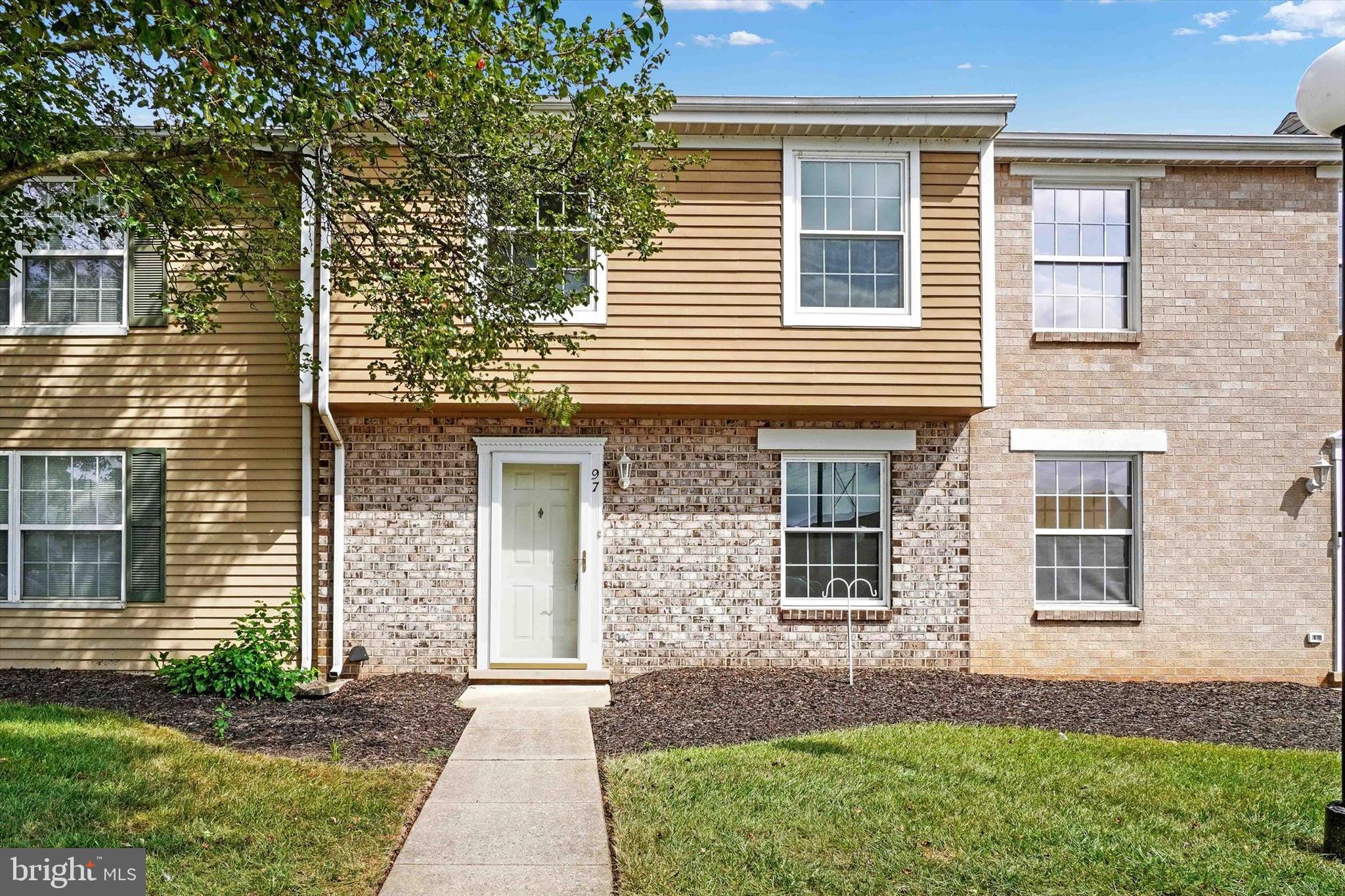 LEXINGTON WOODS - Residential