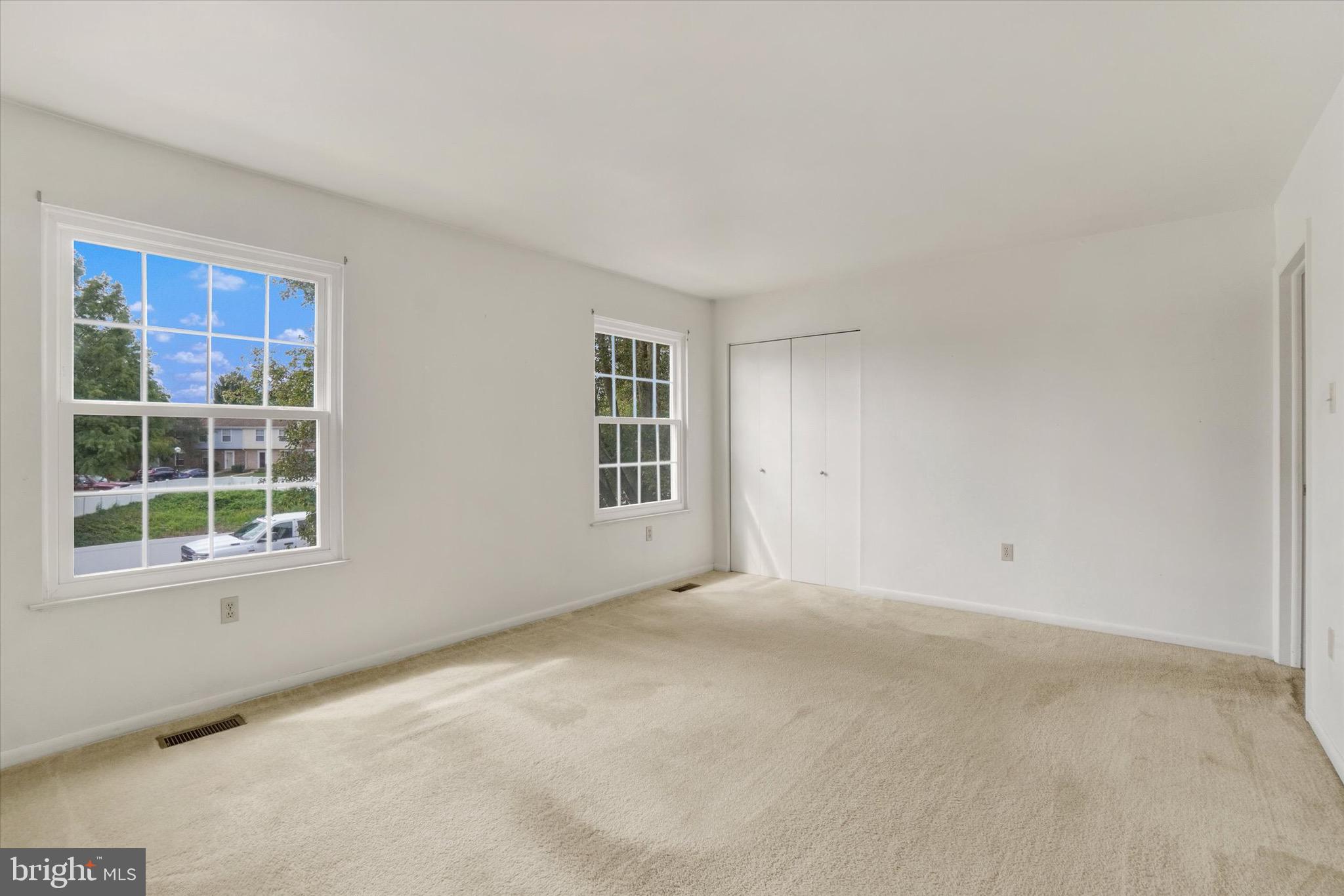 LEXINGTON WOODS - Residential