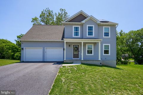19 TENNYSON DRIVE LANCASTER PA 17602