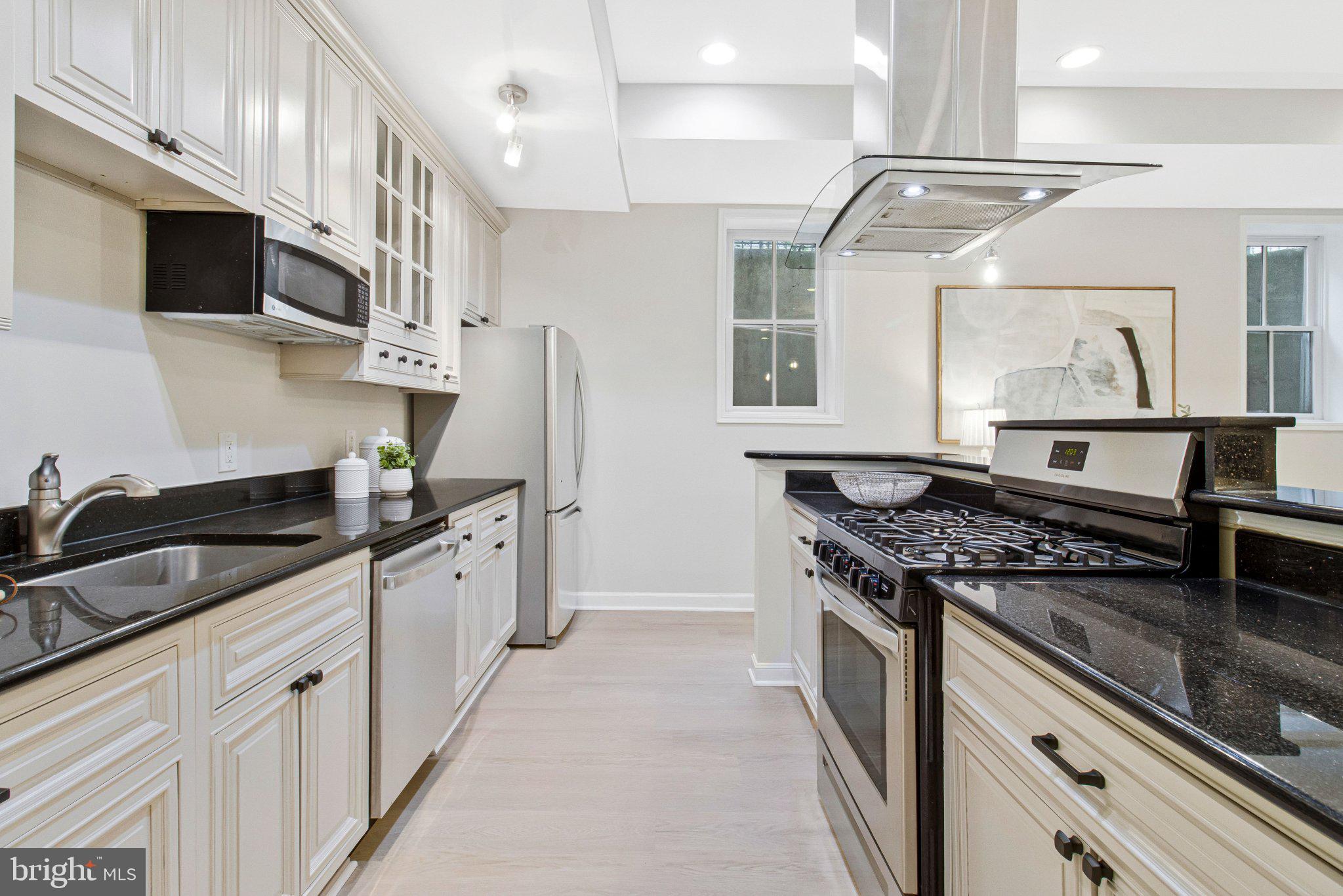 3350 17TH STREET NW T1
