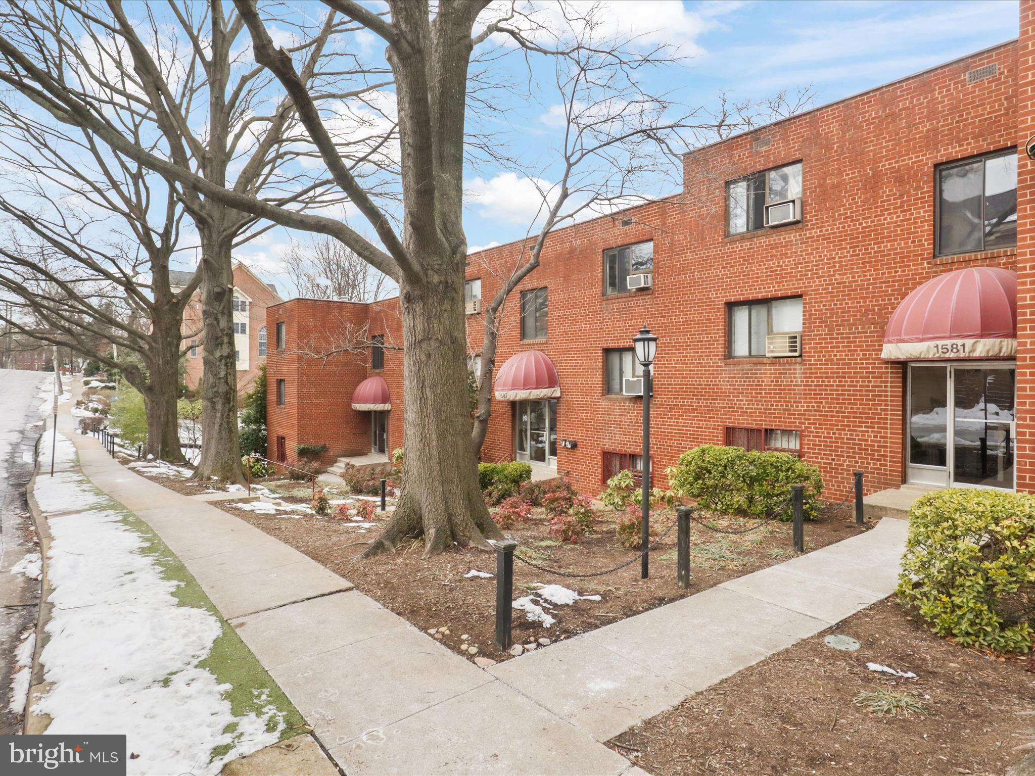 1581 N COLONIAL TERRACE 201-X
