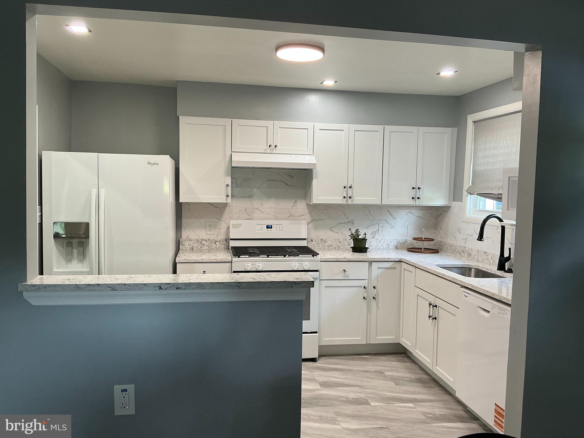 WOODMOOR ESTATES - Residential