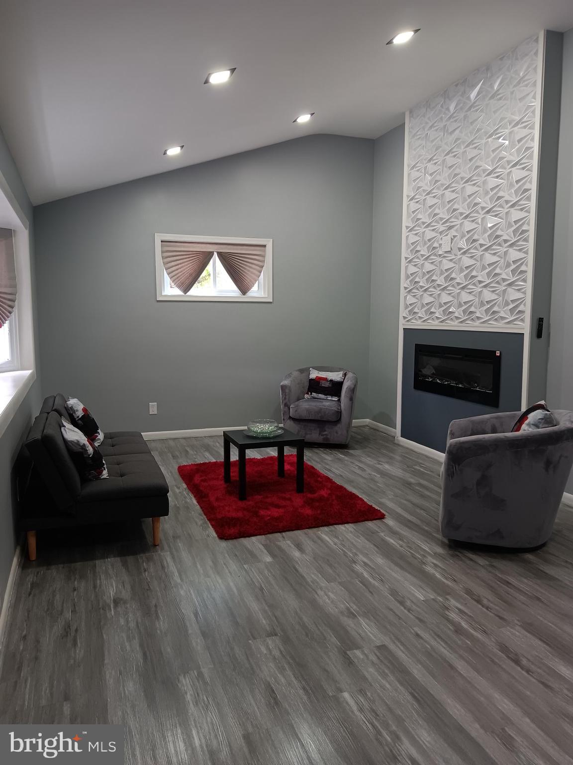 WOODMOOR ESTATES - Residential