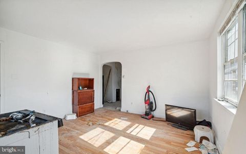 2043 S NEWKIRK STREET PHILADELPHIA PA 19145