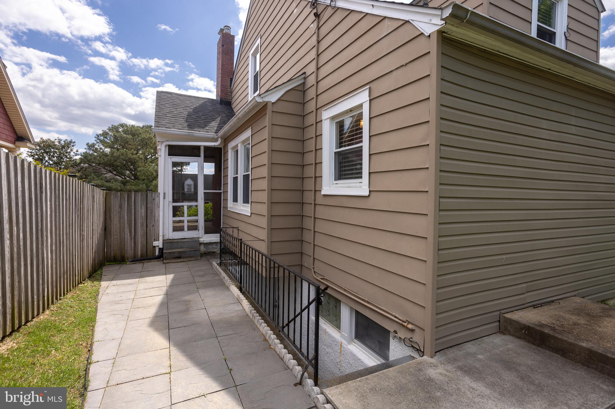 KENSINGTON - Residential