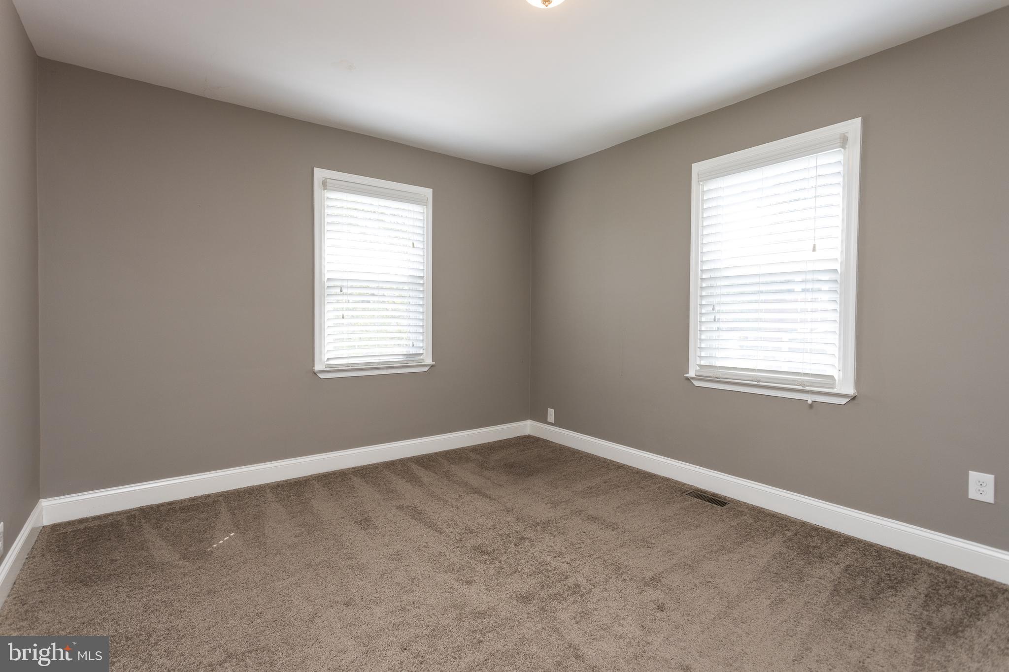 KENSINGTON - Residential