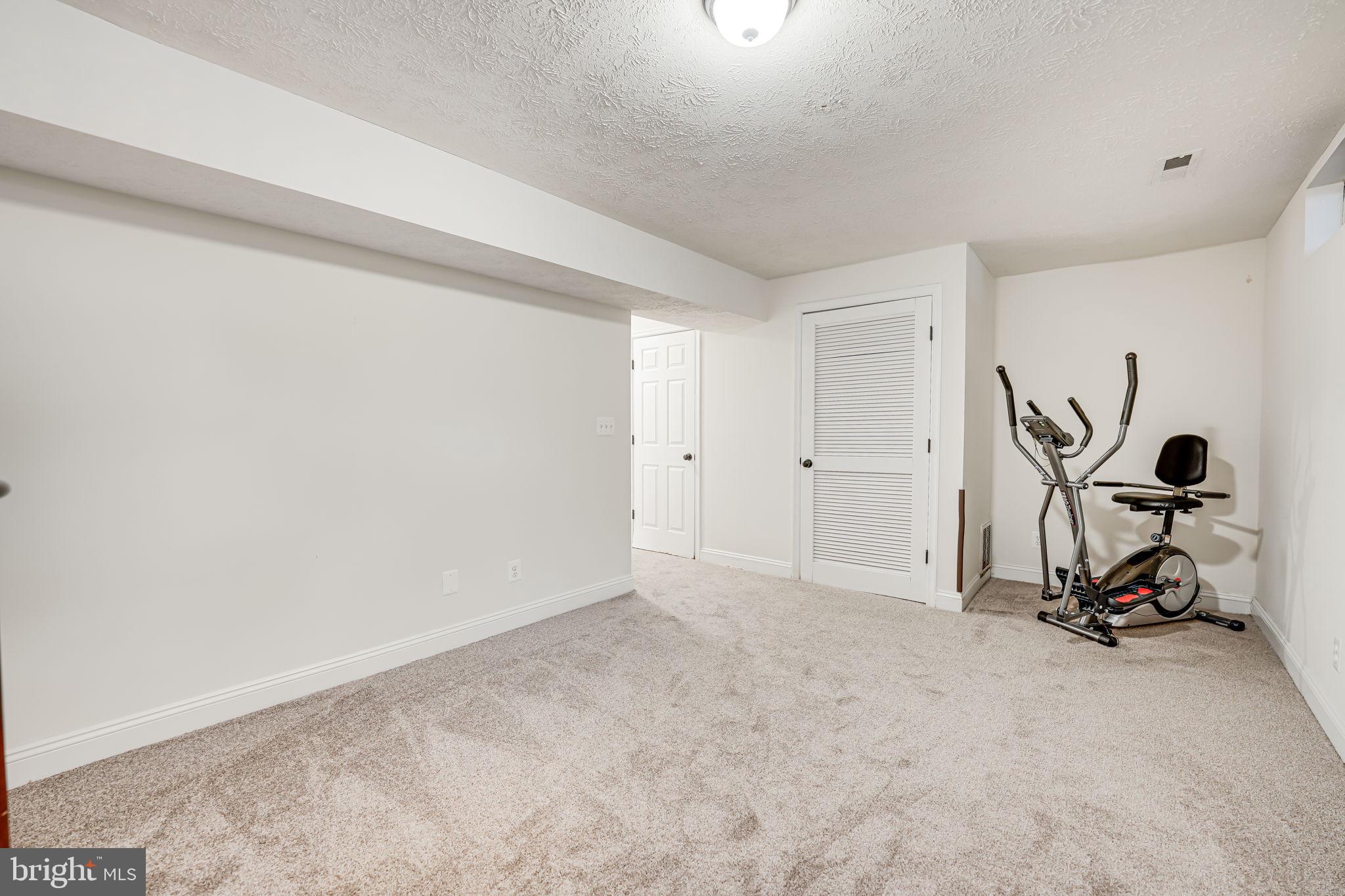 HAMPTON OAKS - Residential